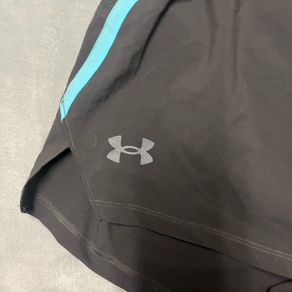 🌻Under Armour Women's Black and Blue Shorts - Picture 2 of 5